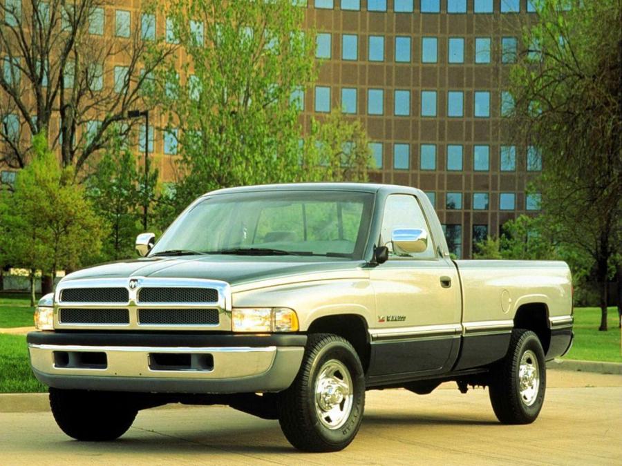  Dodge Ram 1500 Regular Cab 1994 года  (фото 2 из 8)